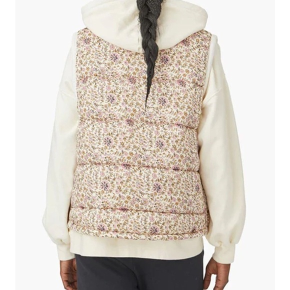 Xirena Ivory Vine Reversible Hunter Puffer Vest - Picture 2 of 12